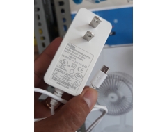 Nguồn Switching Adapter 5V- 2A Chui Dẹp trắng