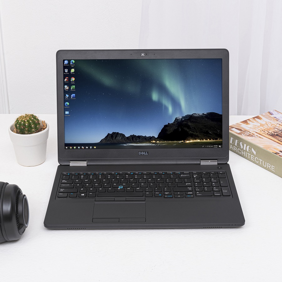Laptop Dell Latitude E5570 i7 6600U / 8GB /  SSD 256GB  /  Vga 2G / FHD 15’’6 